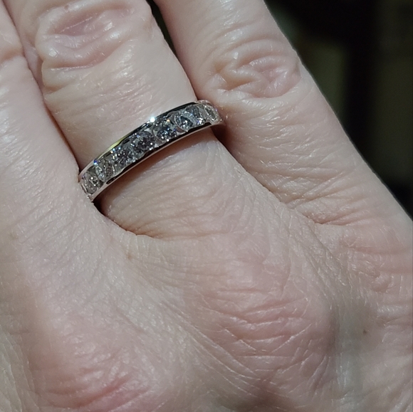 14K White Gold 1 Carat Diamond Anniversary Band - Picture 3 of 9